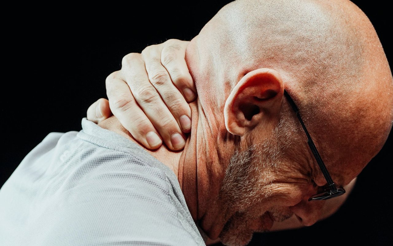 Dolor cervical y hernia cervical: síntomas, diagnóstico y tratamiento neuroquirúrgico en Tijuana
