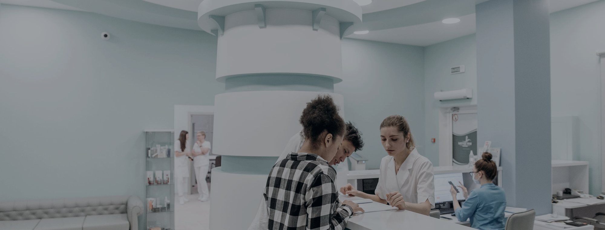 Cómo es la atención, de la primera llamada al alta — Dr. Carlos A. Noreña Osterroth