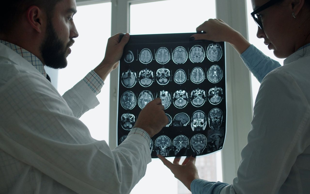 Cirugía de meningioma en Tijuana con el Dr. Carlos A. Noreña Osterroth